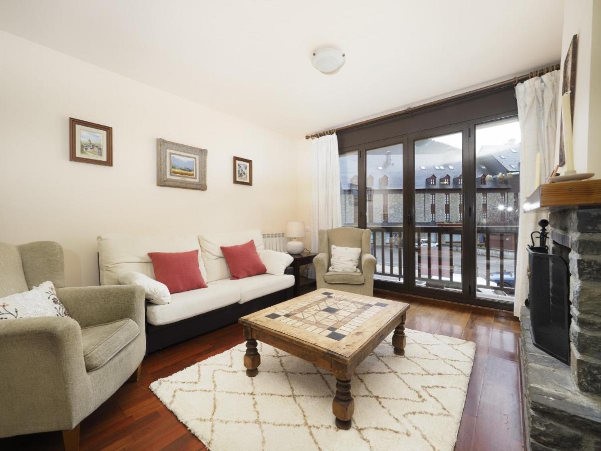 Apartamento Maladeta Vielha Exteriör bild