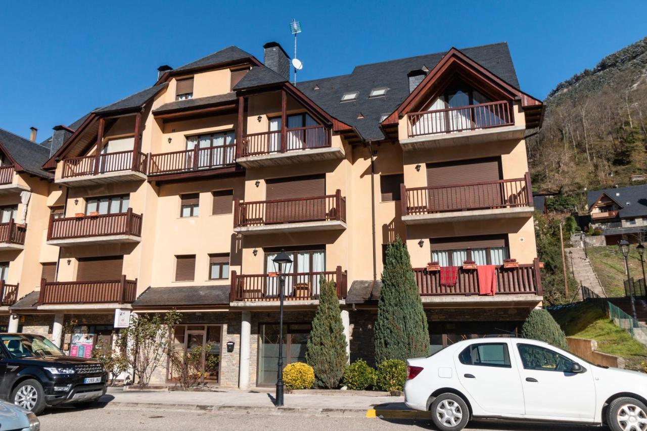 Apartamento Maladeta Vielha Exteriör bild